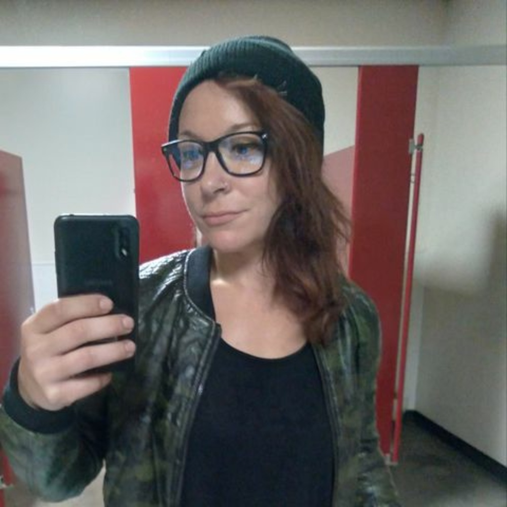 Meet your Posher, Adrienne